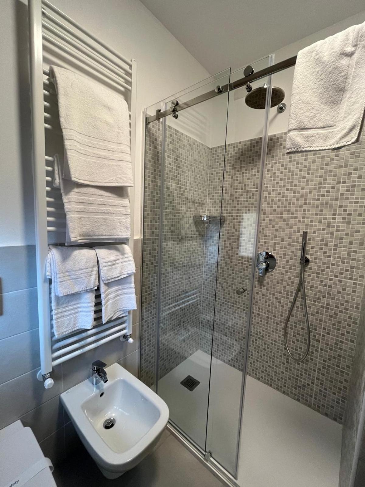 B&B Michelina Castiglione dʼIntelvi Εξωτερικό φωτογραφία